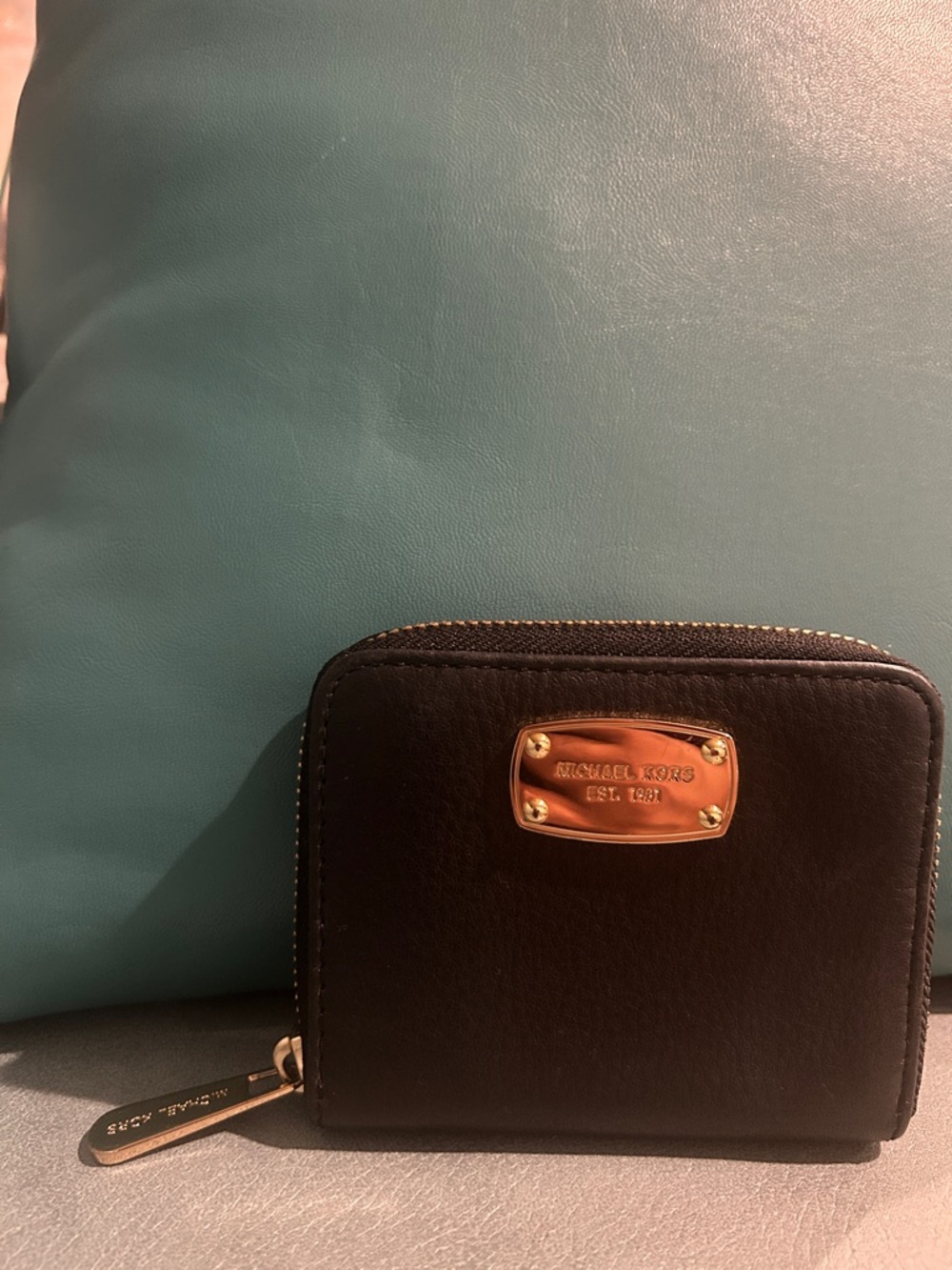Michael Kors Dark Navy Jet Set zip-around wallet w/gold hardware